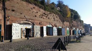 Shops dug from the embankment